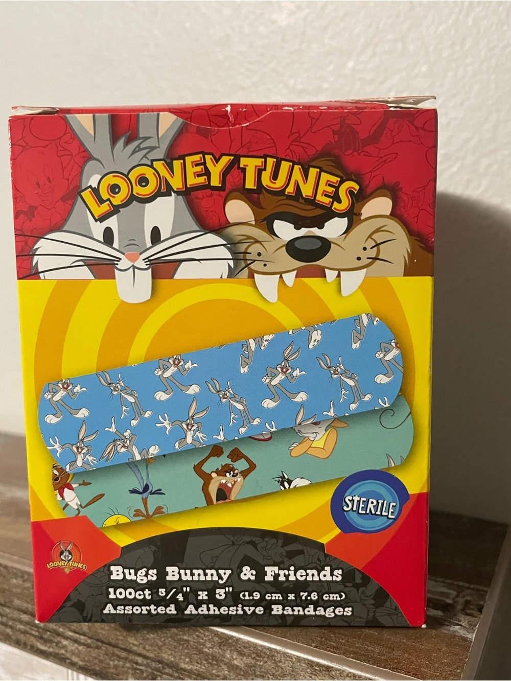 Loony Tunes Adhesive Bandages 3/4" x3" Band aids Bugs Bunny Tasmanian Devil